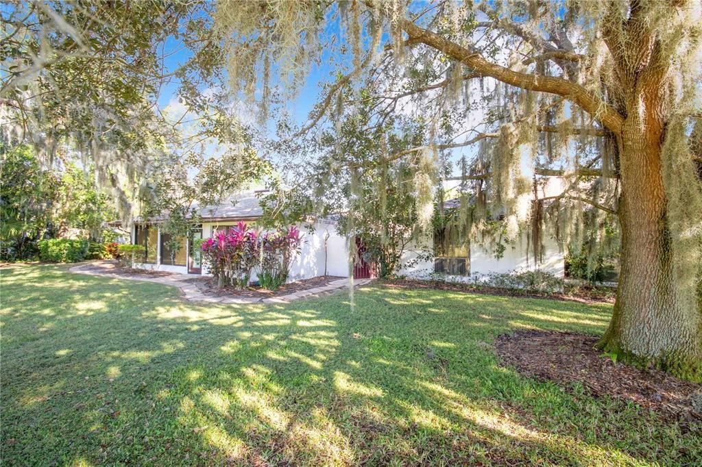 Active With Contract: $279,000 (2 beds, 2 baths, 1793 Square Feet)