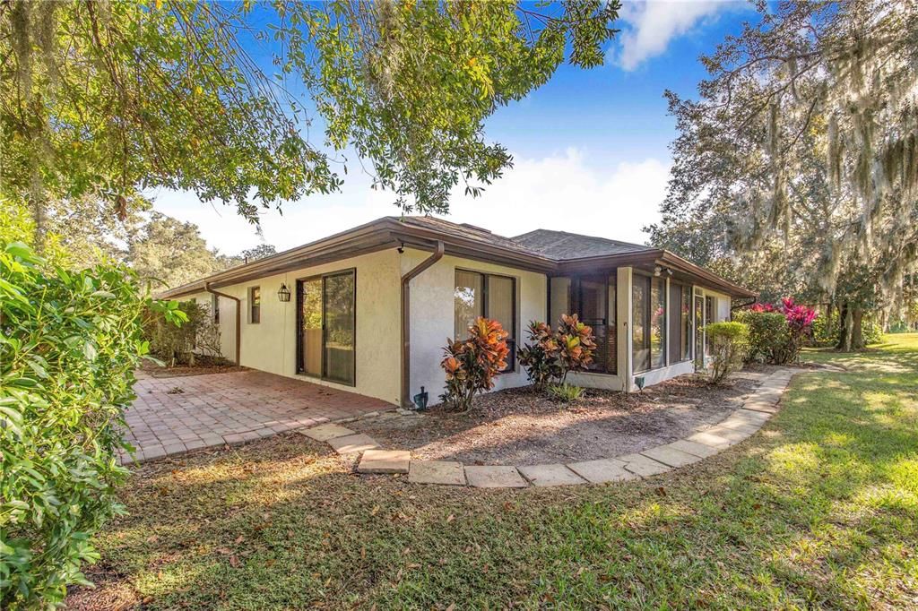 Active With Contract: $279,000 (2 beds, 2 baths, 1793 Square Feet)