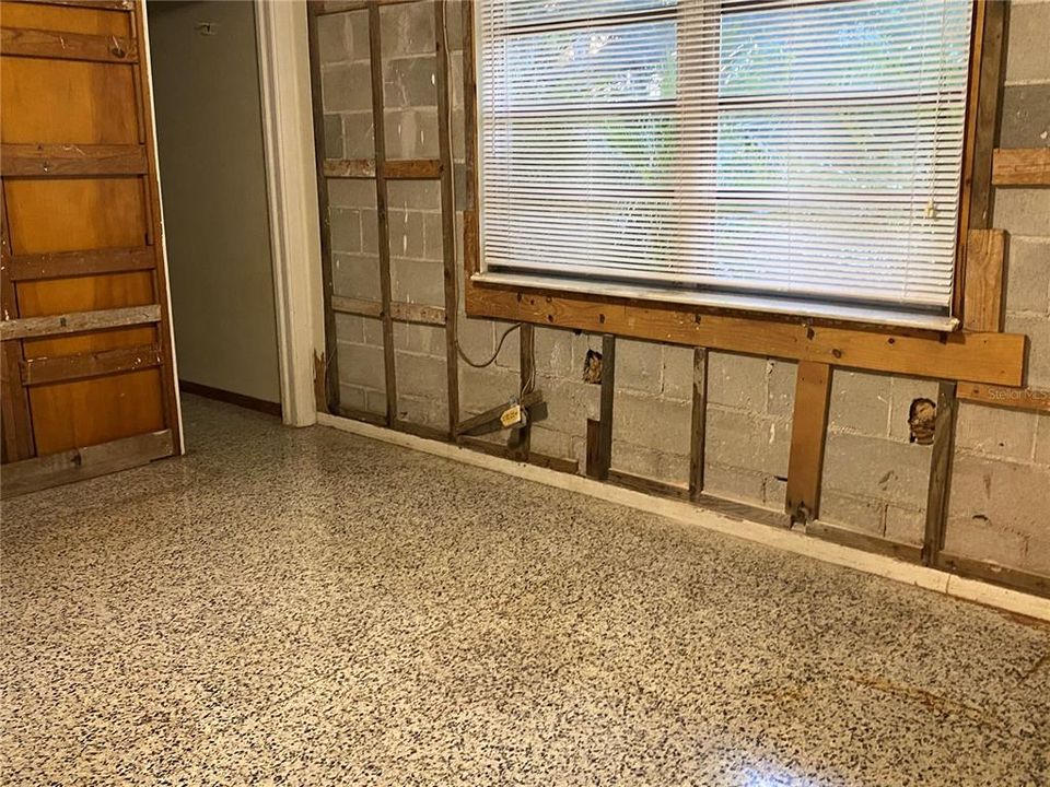 待售: $659,000 (5 贝兹, 3 浴室, 2701 平方英尺)