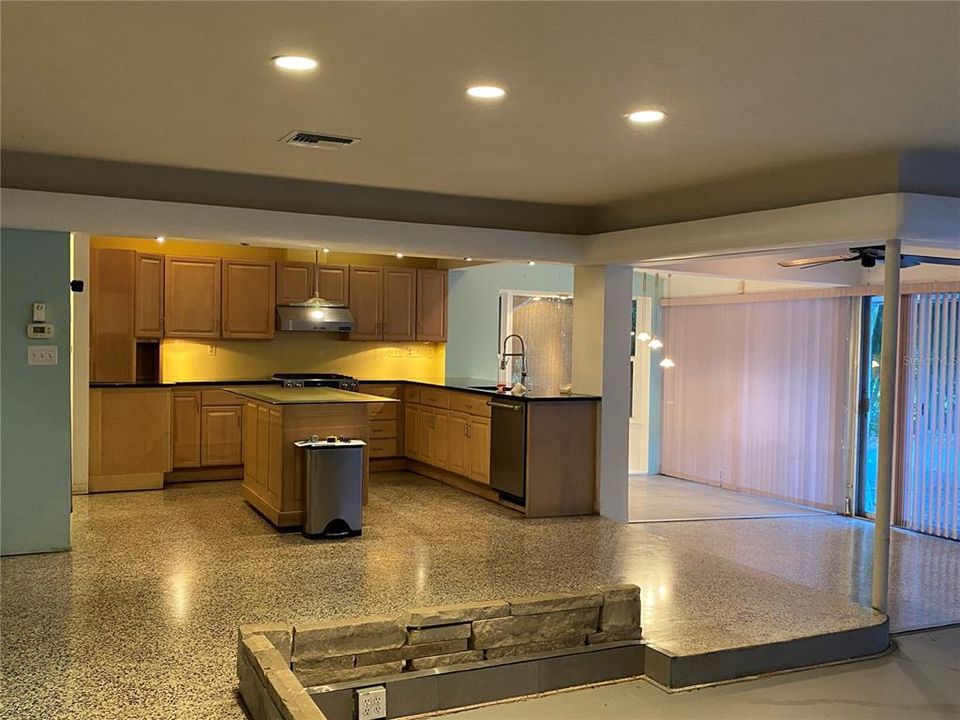 待售: $659,000 (5 贝兹, 3 浴室, 2701 平方英尺)