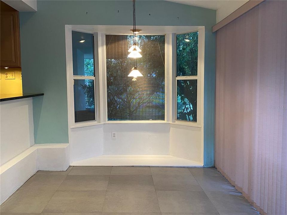 待售: $659,000 (5 贝兹, 3 浴室, 2701 平方英尺)