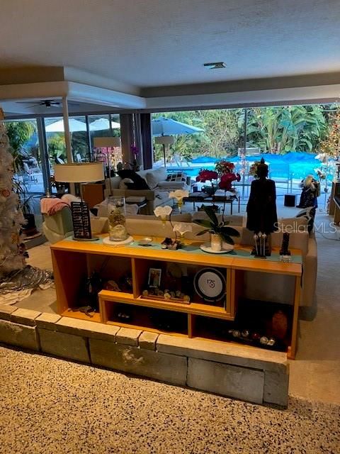 待售: $659,000 (5 贝兹, 3 浴室, 2701 平方英尺)