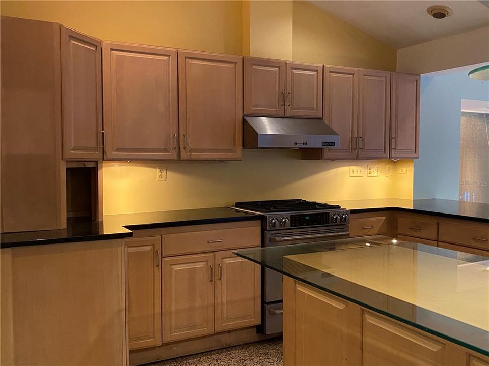 待售: $659,000 (5 贝兹, 3 浴室, 2701 平方英尺)