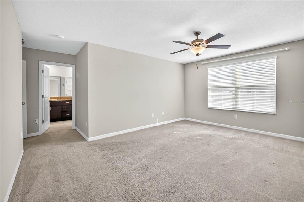 Под контрактом: $399,000 (6 спален, 3 ванн, 2614 Квадратных фут)