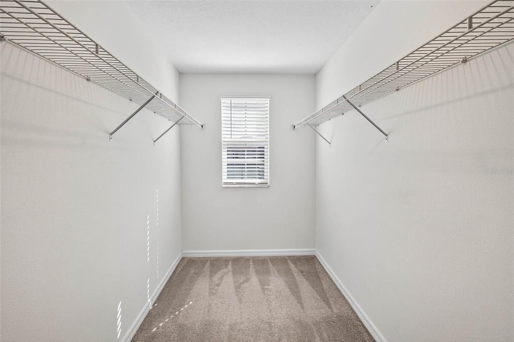 Под контрактом: $399,000 (6 спален, 3 ванн, 2614 Квадратных фут)