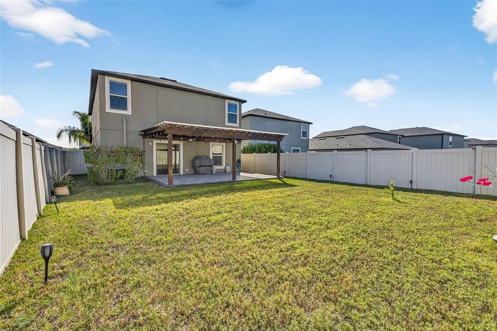 Под контрактом: $399,000 (6 спален, 3 ванн, 2614 Квадратных фут)