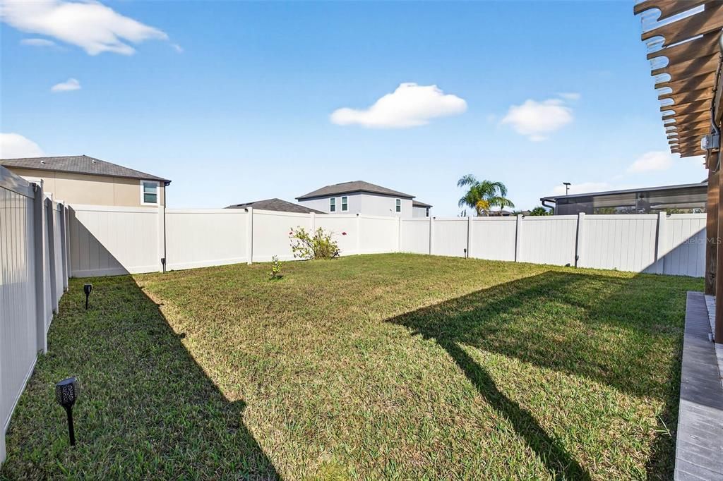 Под контрактом: $399,000 (6 спален, 3 ванн, 2614 Квадратных фут)