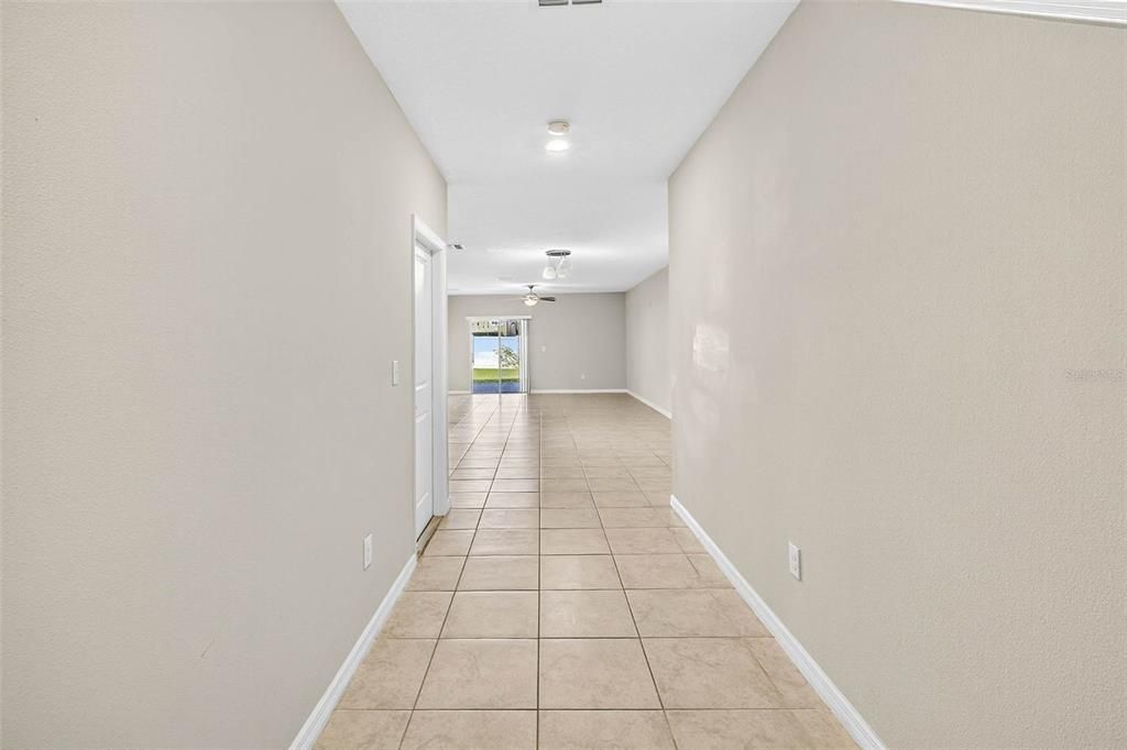 Под контрактом: $399,000 (6 спален, 3 ванн, 2614 Квадратных фут)