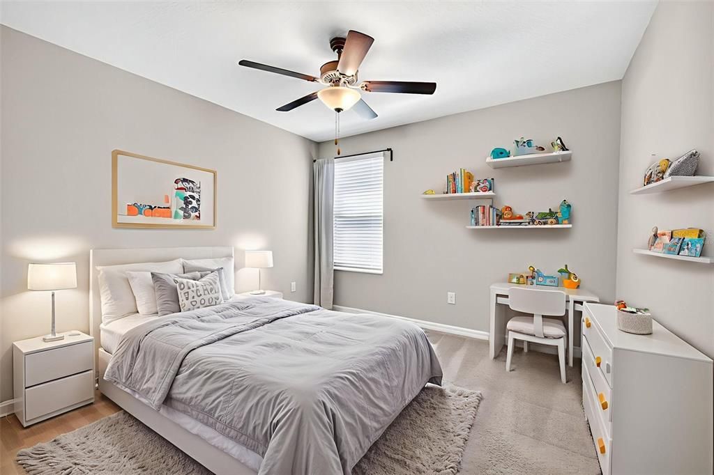 Под контрактом: $399,000 (6 спален, 3 ванн, 2614 Квадратных фут)