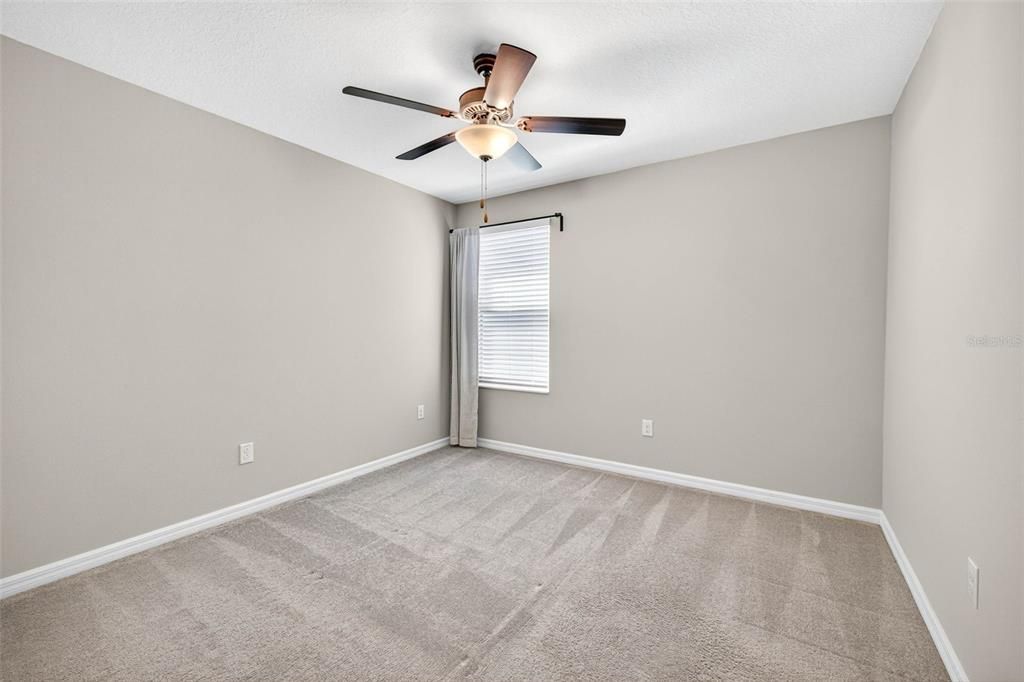 Под контрактом: $399,000 (6 спален, 3 ванн, 2614 Квадратных фут)