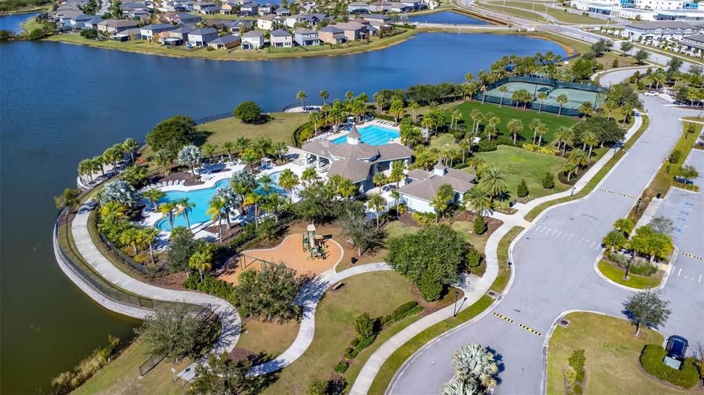 Под контрактом: $399,000 (6 спален, 3 ванн, 2614 Квадратных фут)