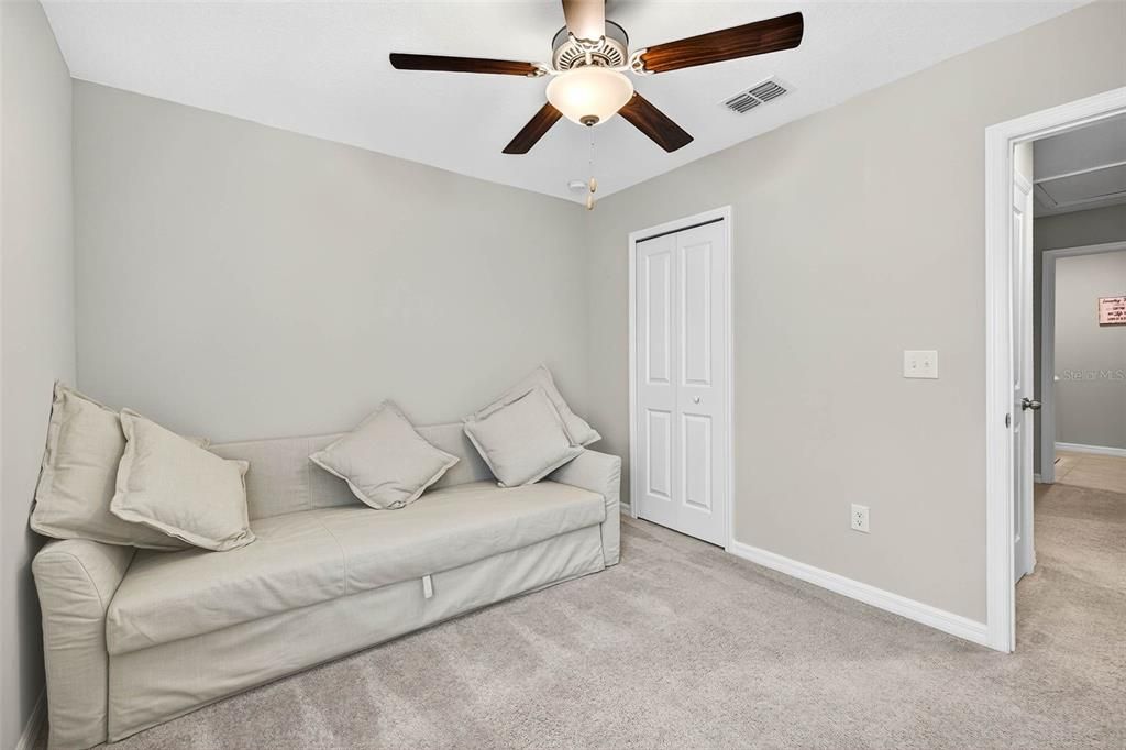 Под контрактом: $399,000 (6 спален, 3 ванн, 2614 Квадратных фут)