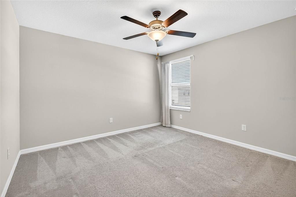 Под контрактом: $399,000 (6 спален, 3 ванн, 2614 Квадратных фут)