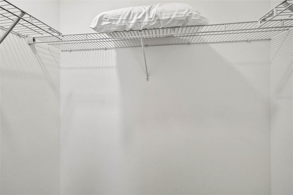 Под контрактом: $399,000 (6 спален, 3 ванн, 2614 Квадратных фут)