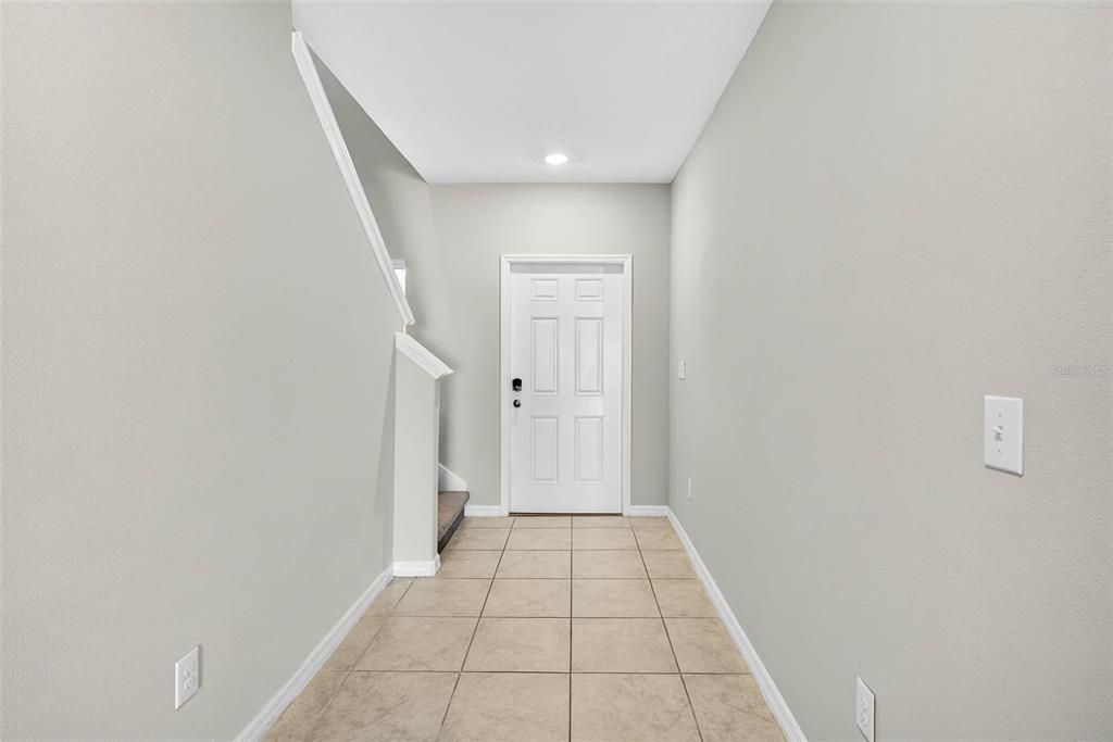 Под контрактом: $399,000 (6 спален, 3 ванн, 2614 Квадратных фут)