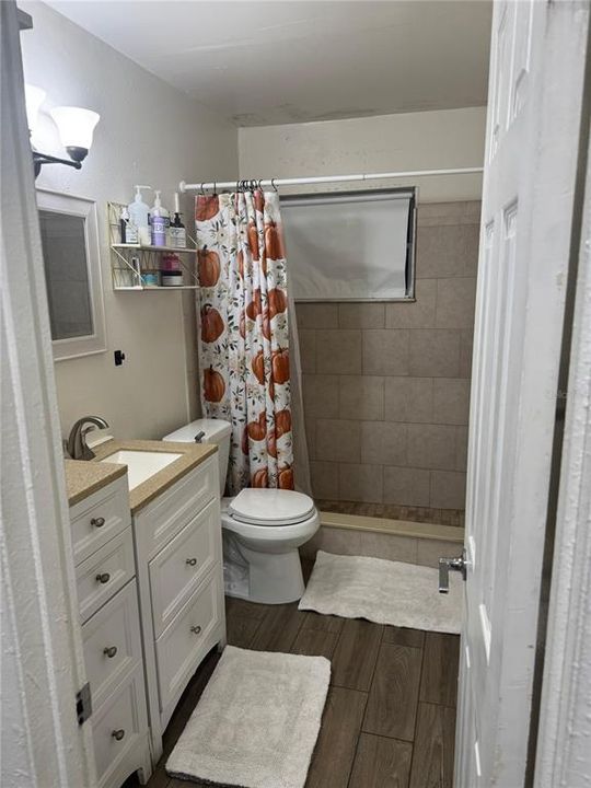 For Sale: $129,000 (2 beds, 1 baths, 784 Square Feet)