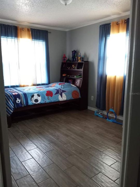 For Sale: $129,000 (2 beds, 1 baths, 784 Square Feet)