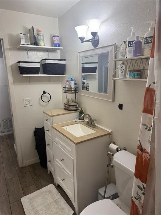 For Sale: $129,000 (2 beds, 1 baths, 784 Square Feet)