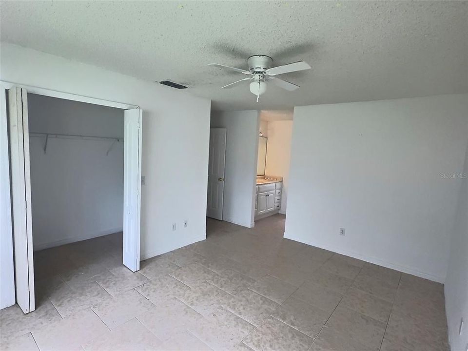 For Rent: $2,200 (2 beds, 2 baths, 1123 Square Feet)