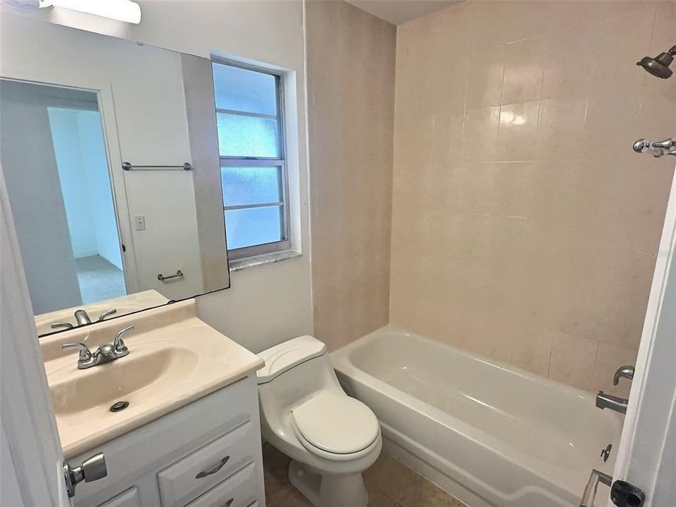 For Rent: $2,200 (2 beds, 2 baths, 1123 Square Feet)