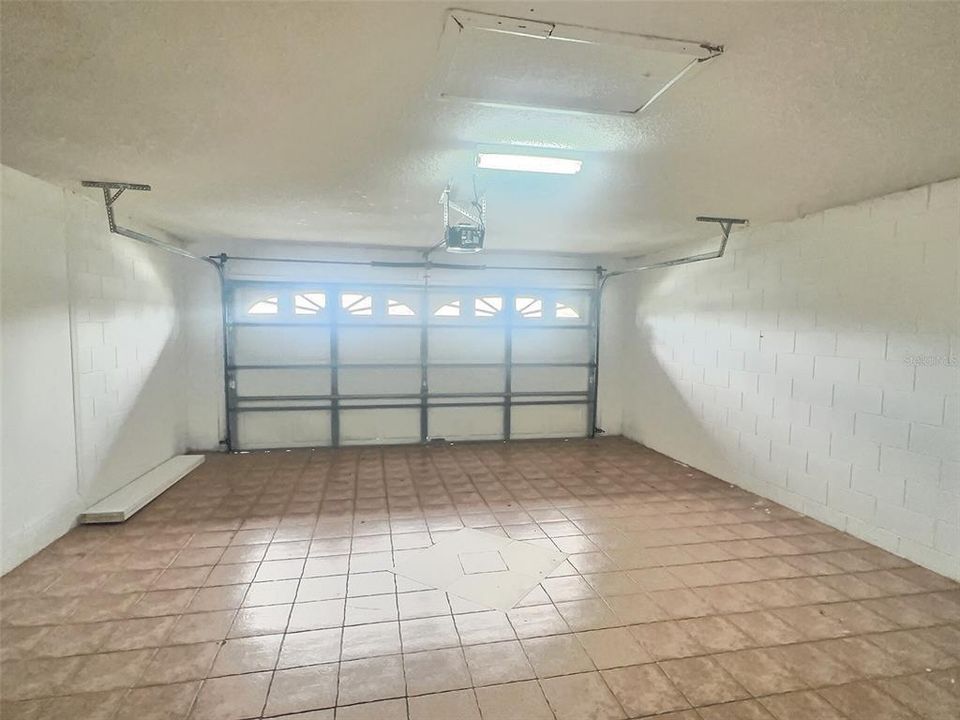 For Rent: $2,200 (2 beds, 2 baths, 1123 Square Feet)