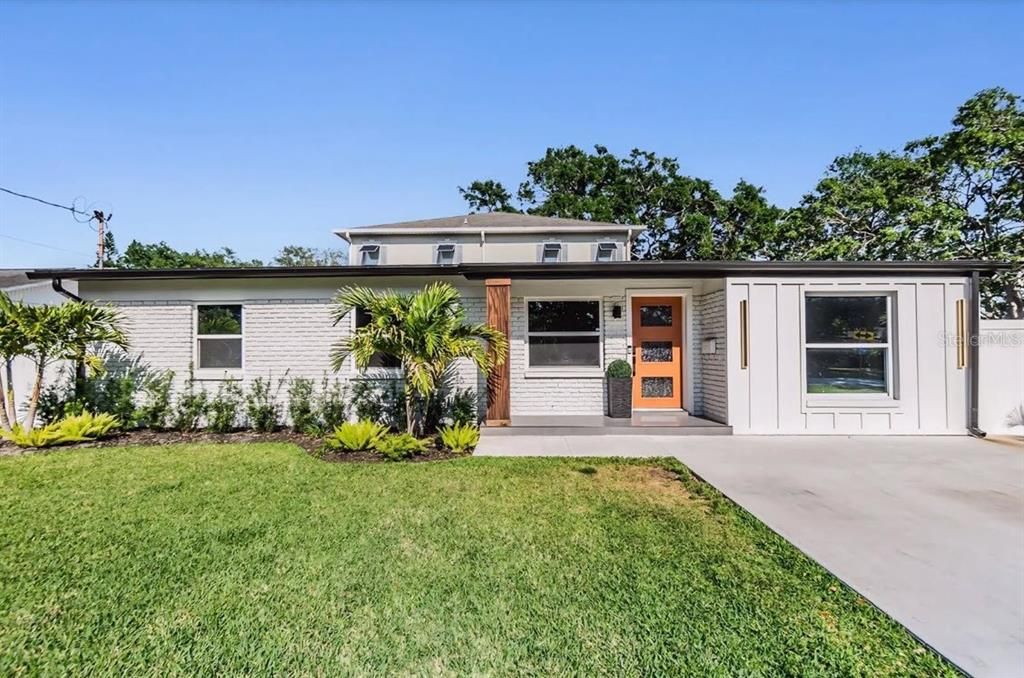 Active With Contract: $498,000 (3 beds, 2 baths, 1291 Square Feet)