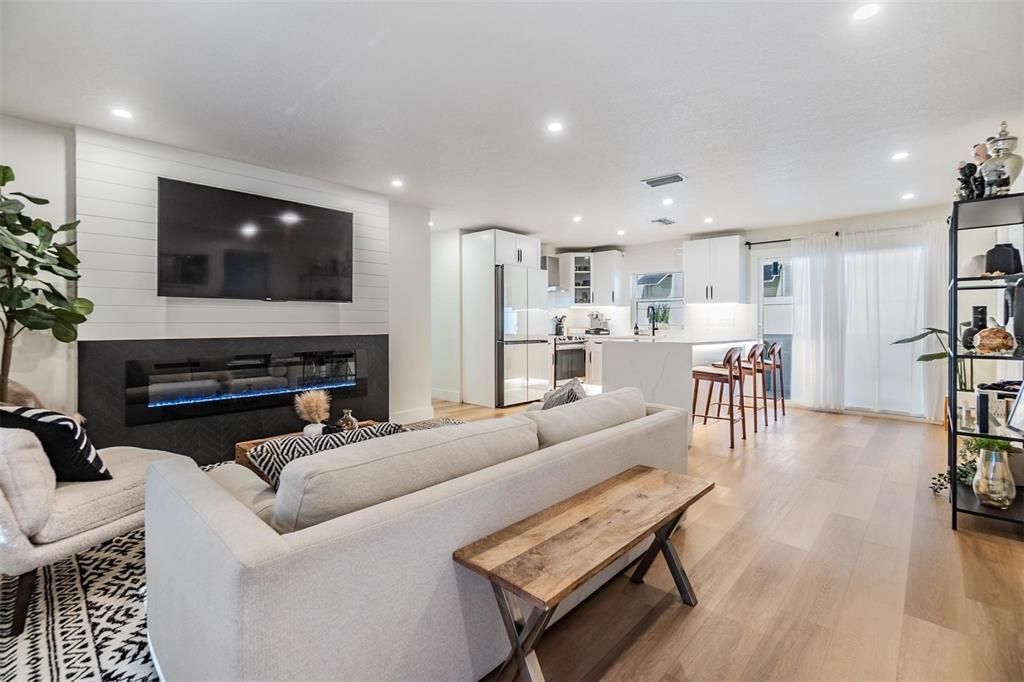 Active With Contract: $498,000 (3 beds, 2 baths, 1291 Square Feet)