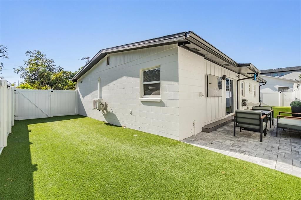 Active With Contract: $498,000 (3 beds, 2 baths, 1291 Square Feet)