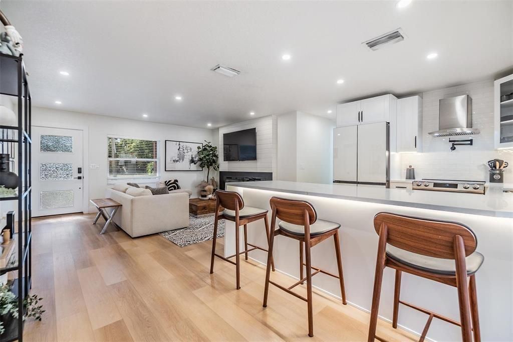 Active With Contract: $498,000 (3 beds, 2 baths, 1291 Square Feet)