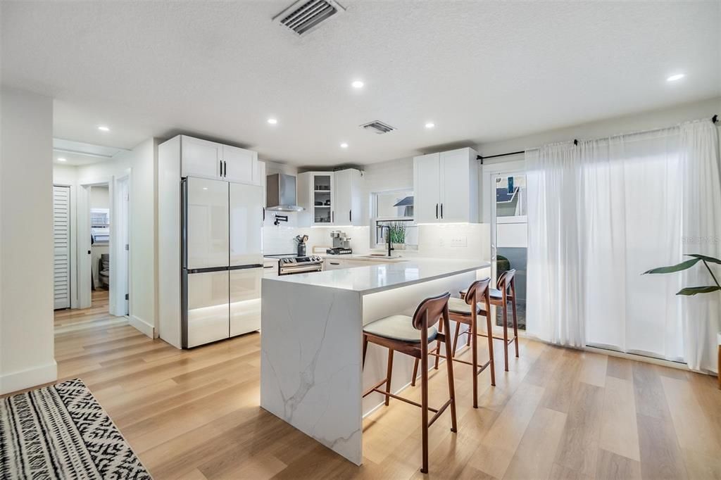 Active With Contract: $498,000 (3 beds, 2 baths, 1291 Square Feet)