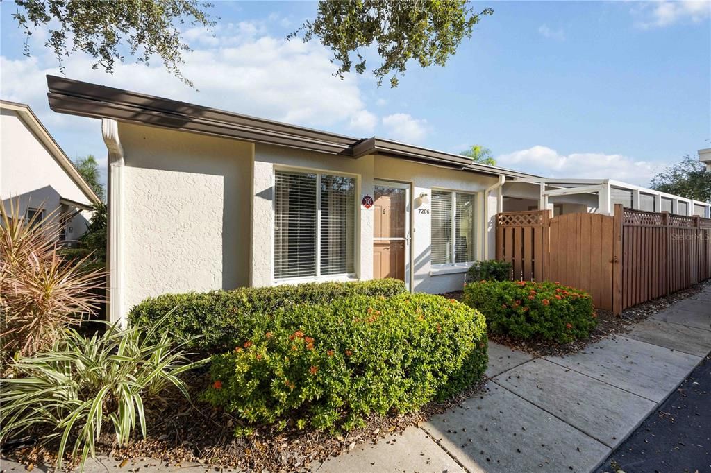 For Sale: $235,000 (2 beds, 2 baths, 1291 Square Feet)