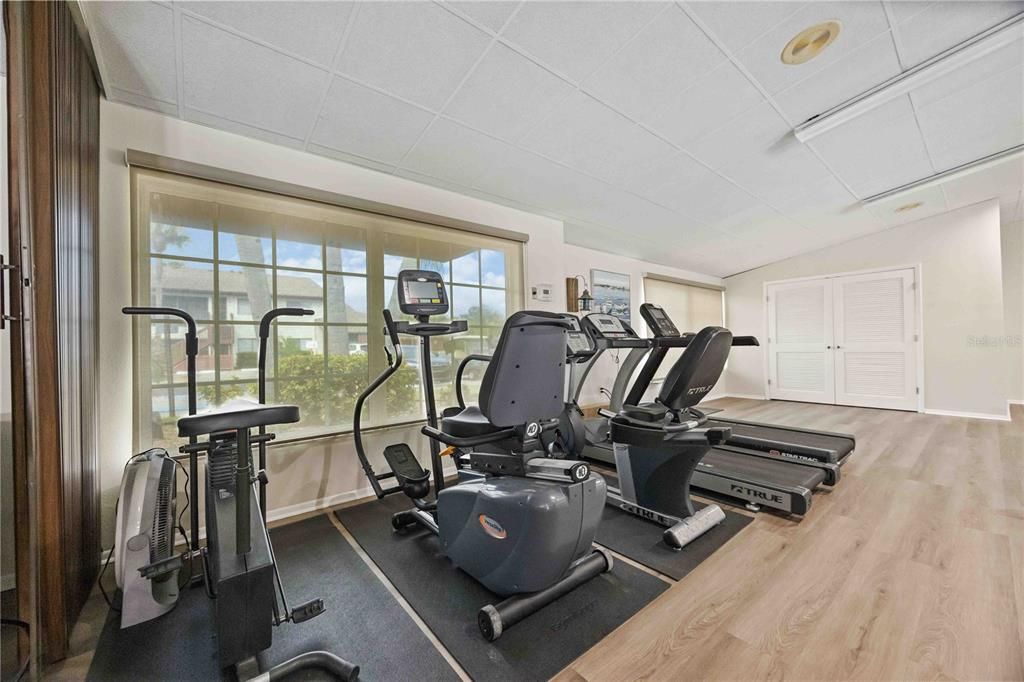 For Sale: $235,000 (2 beds, 2 baths, 1291 Square Feet)