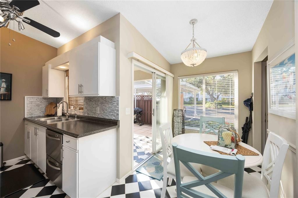 For Sale: $235,000 (2 beds, 2 baths, 1291 Square Feet)