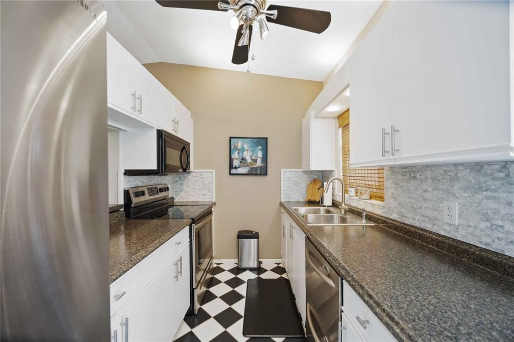 For Sale: $235,000 (2 beds, 2 baths, 1291 Square Feet)