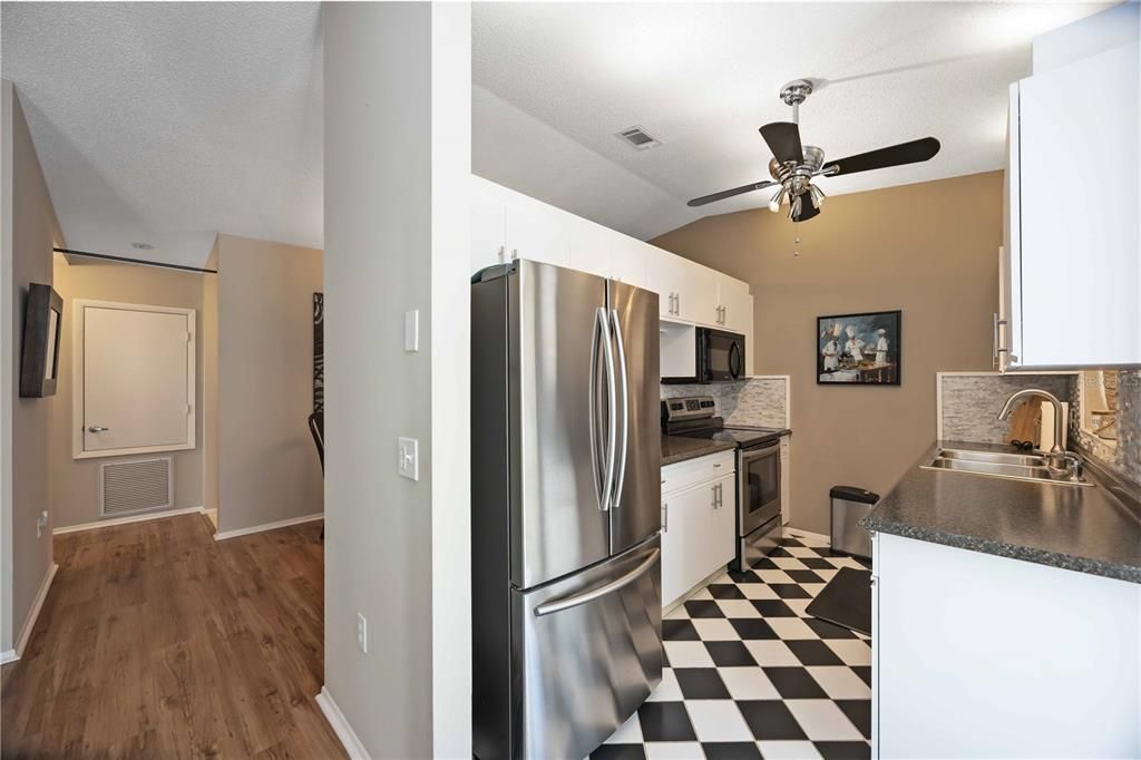 For Sale: $235,000 (2 beds, 2 baths, 1291 Square Feet)