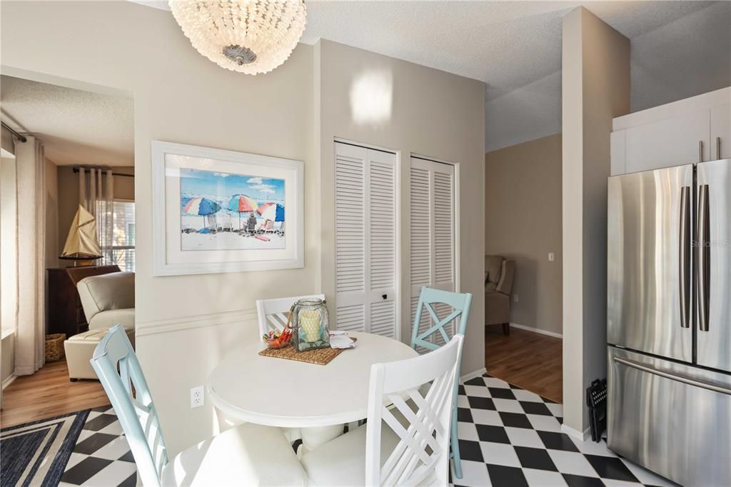 For Sale: $235,000 (2 beds, 2 baths, 1291 Square Feet)