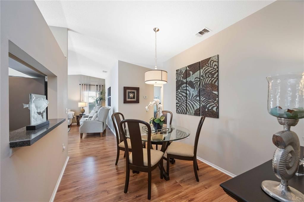 For Sale: $235,000 (2 beds, 2 baths, 1291 Square Feet)