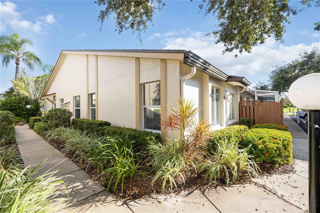 For Sale: $235,000 (2 beds, 2 baths, 1291 Square Feet)