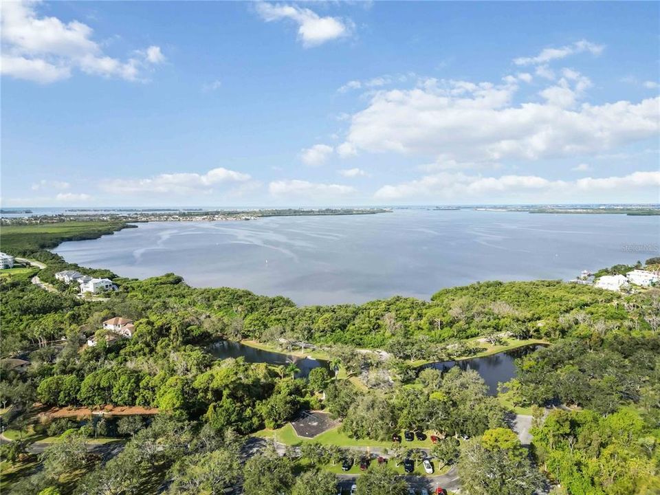 For Sale: $235,000 (2 beds, 2 baths, 1291 Square Feet)