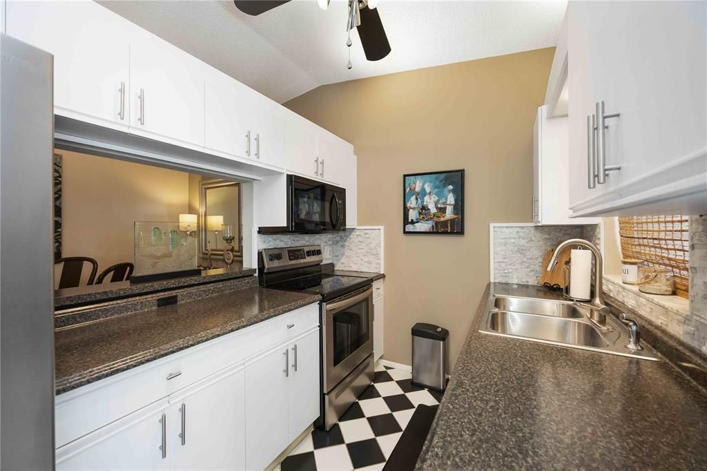 For Sale: $235,000 (2 beds, 2 baths, 1291 Square Feet)