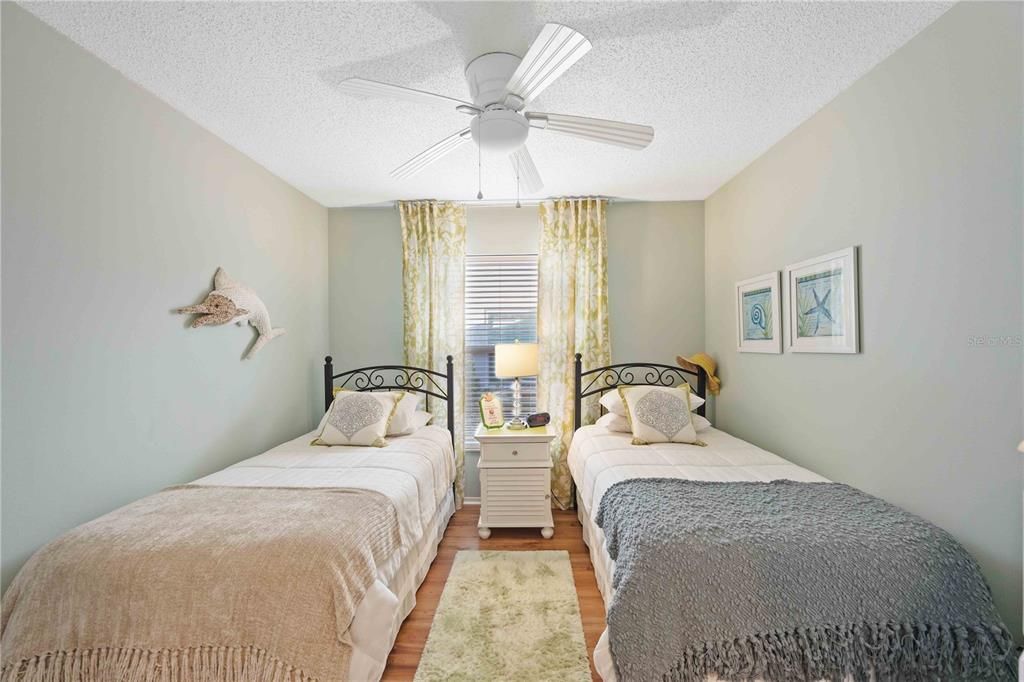 For Sale: $235,000 (2 beds, 2 baths, 1291 Square Feet)