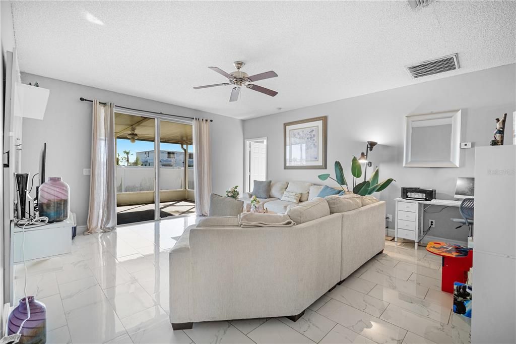 待售: $330,000 (3 贝兹, 2 浴室, 1344 平方英尺)