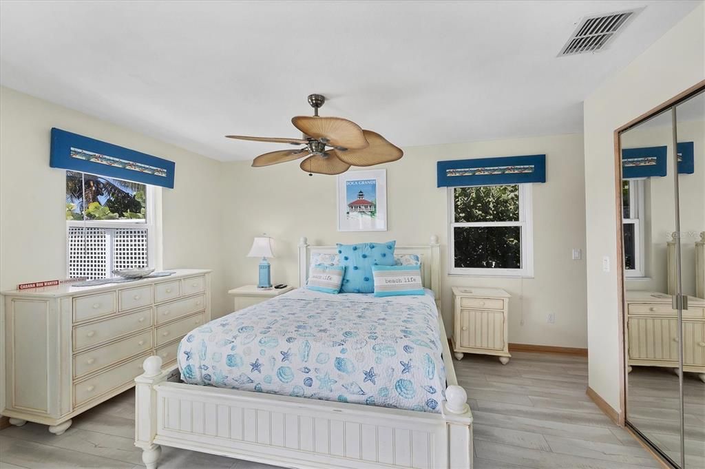 待售: $2,995,000 (3 贝兹, 2 浴室, 2260 平方英尺)