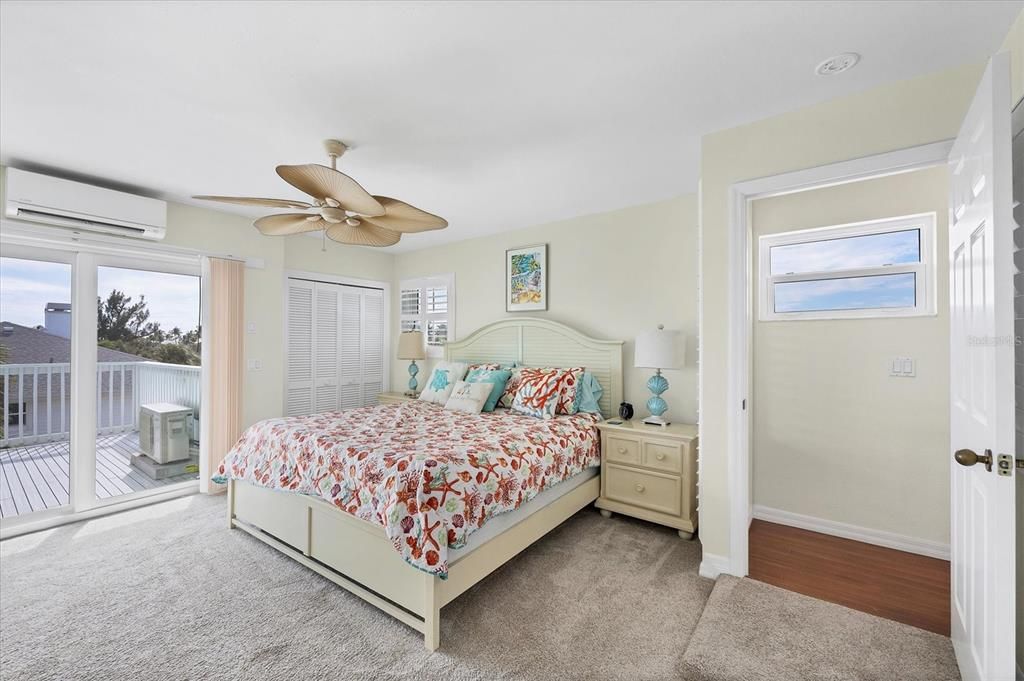 待售: $2,995,000 (3 贝兹, 2 浴室, 2260 平方英尺)