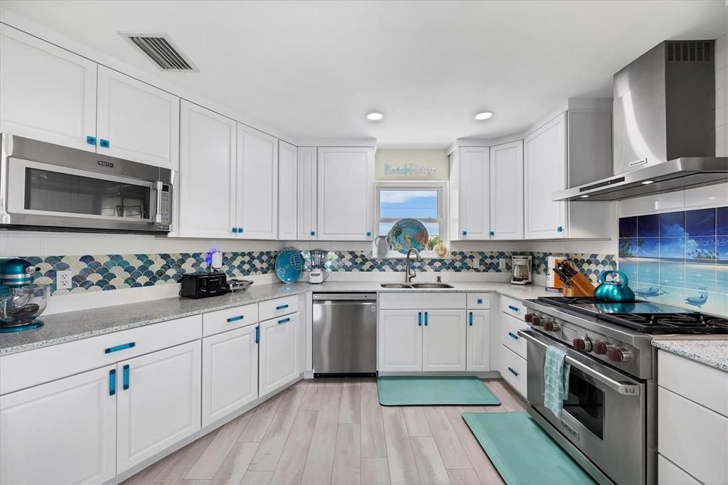 待售: $2,995,000 (3 贝兹, 2 浴室, 2260 平方英尺)