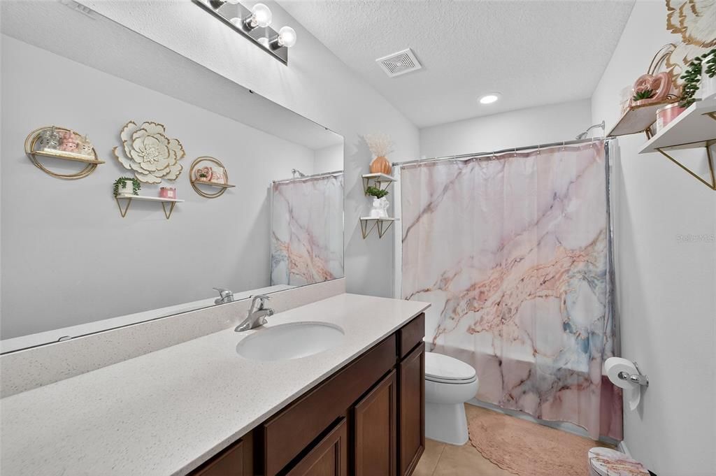 For Sale: $400,000 (4 beds, 2 baths, 2890 Square Feet)