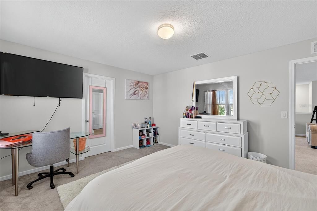 For Sale: $400,000 (4 beds, 2 baths, 2890 Square Feet)