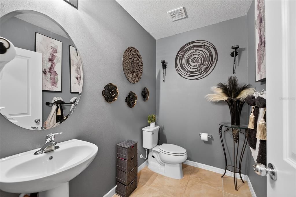 For Sale: $400,000 (4 beds, 2 baths, 2890 Square Feet)