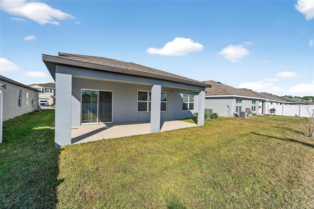 For Sale: $400,000 (4 beds, 2 baths, 2890 Square Feet)