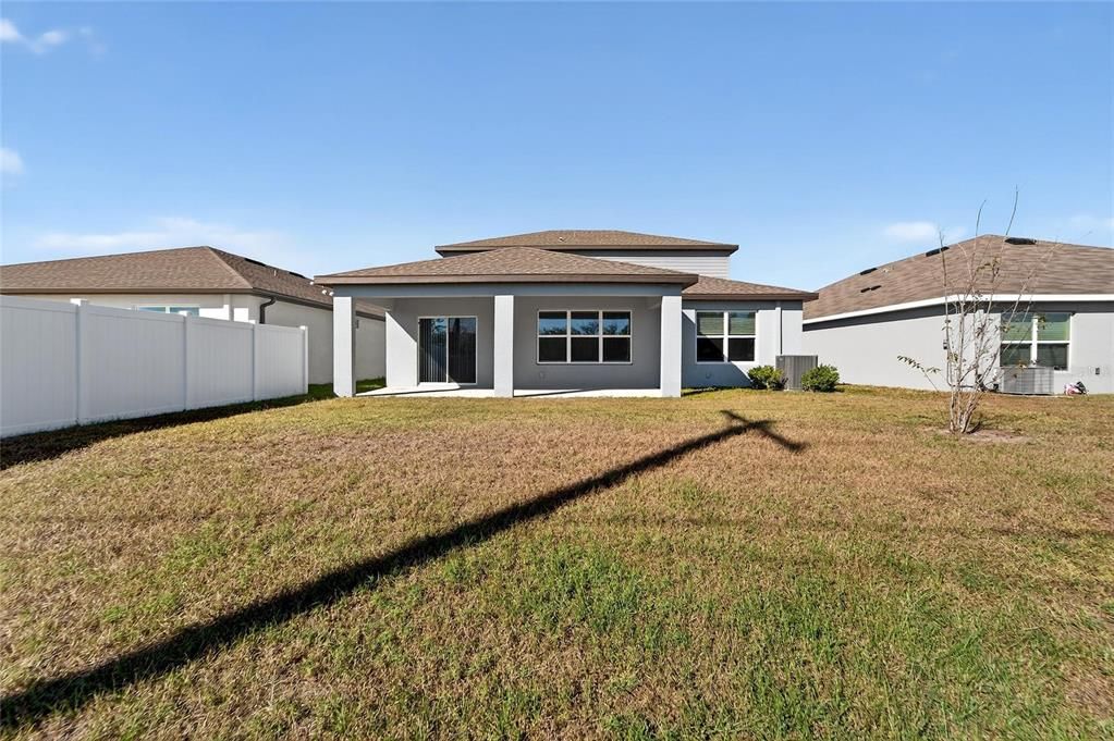 For Sale: $400,000 (4 beds, 2 baths, 2890 Square Feet)